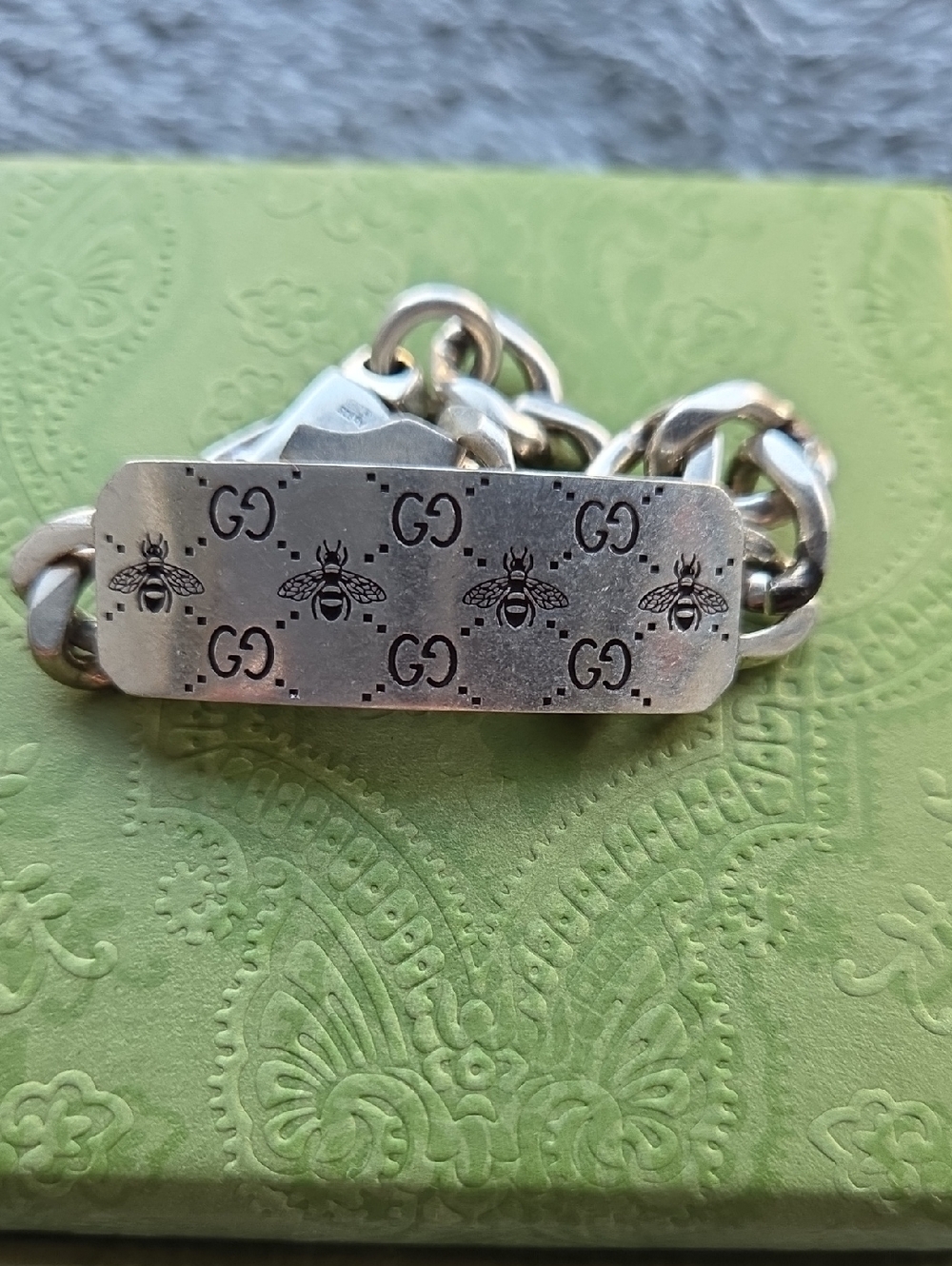 NEW Gucci Bee & GG Engraved Bracelet. Unisex. Silver. Size 16/S